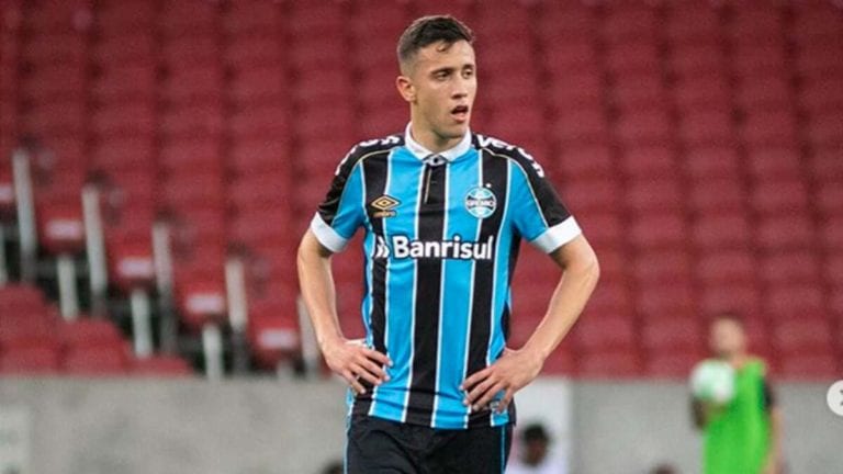 Atlético-GO deve fechar contrato com Churín, centroavante do Grêmio. (Foto: Twitter do Grêmio)