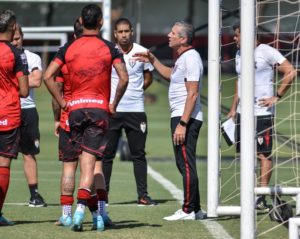 Atlético-GO Jorginho treinando