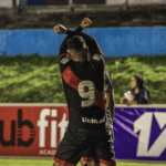 Igor Torres ACG comemorando