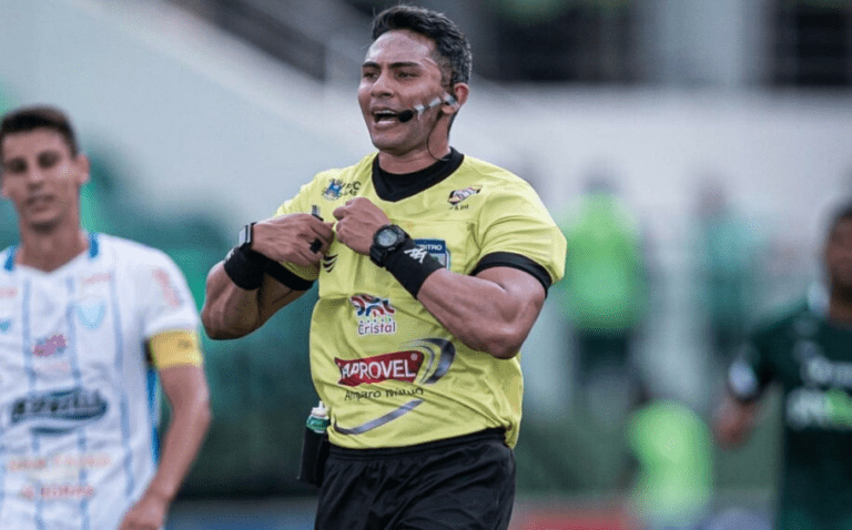 Victor Lucas Pereira árbitro