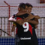 Atlético-GO comemorando