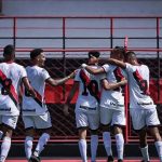 Atlético-GO comemorando