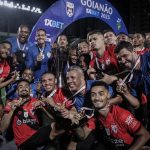 Atlético-GO comemorando