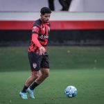 Guilherme lateral-esquerdo