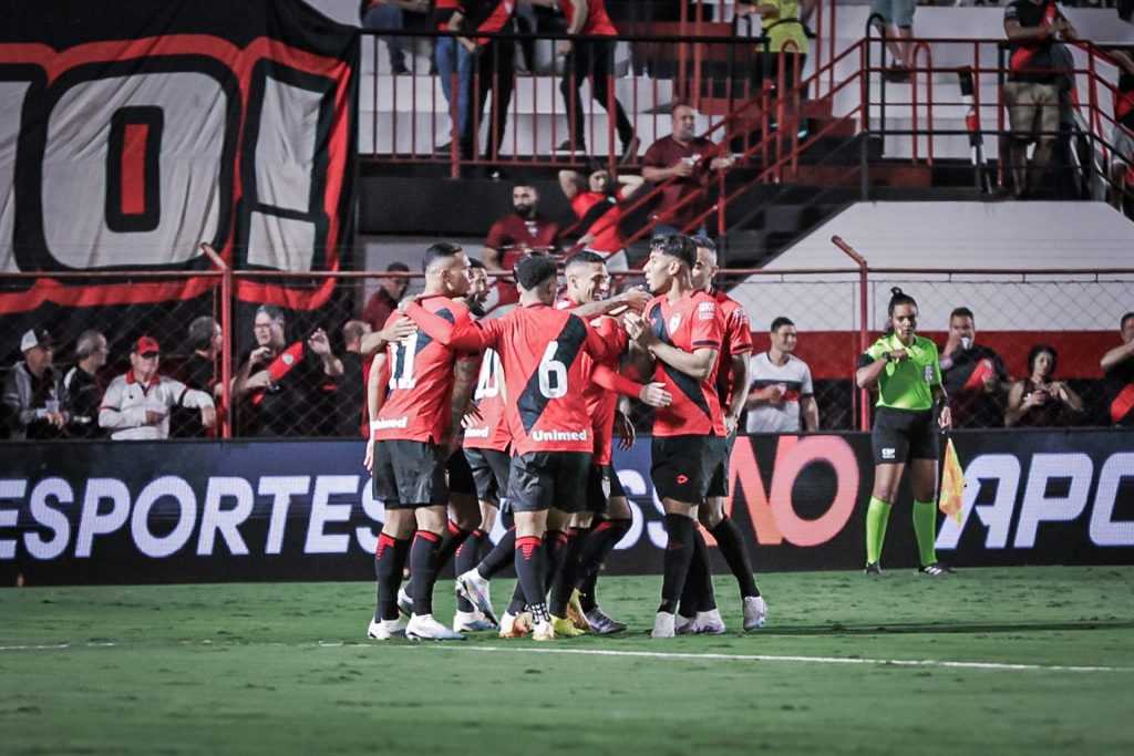 Atlético-GO é o melhor do returno, e técnico roda o elenco em 11 jogos