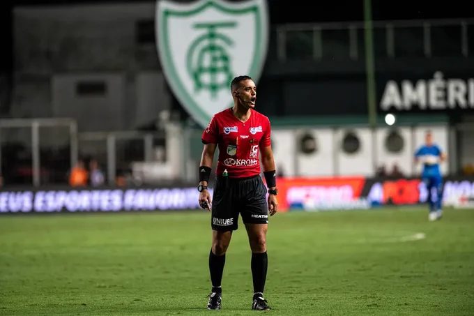 André Luiz Skettino Policarpo Bento árbitro