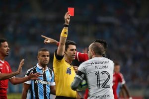 Atlético-GO de olho na arbitragem - Fernando Gomes / Agencia RBS