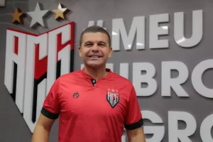 Umberto Louzer é o novo técnico do Atlético-GO — Foto: Bruno Corsino/ACG