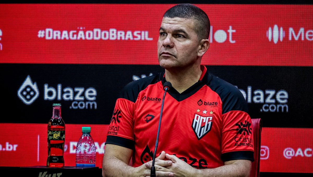 Louzer valoriza semana de trabalho e ressalta trabalho psicológico no Atlético