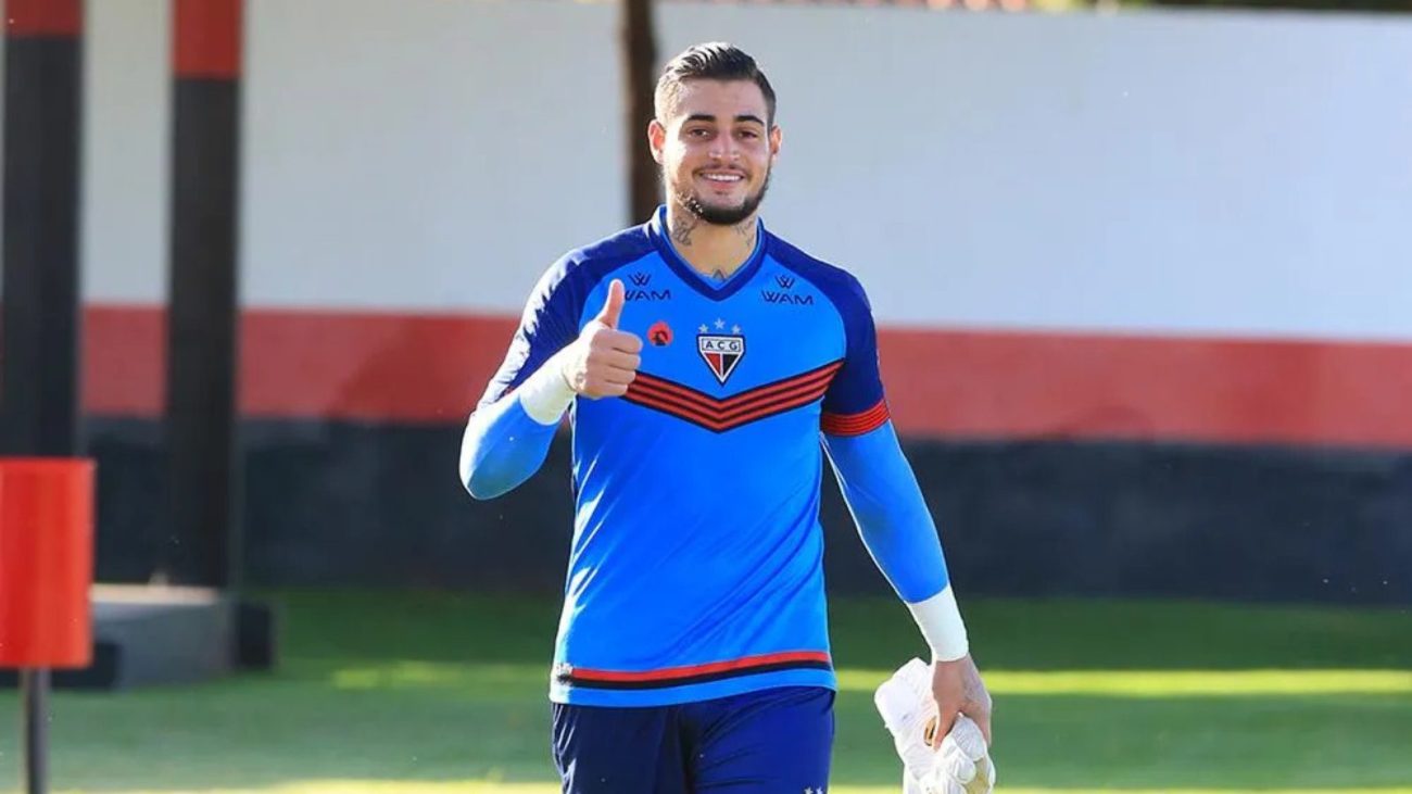 Com passagem pelo Atlético, goleiro Jean tem futuro indefinido no Parguai