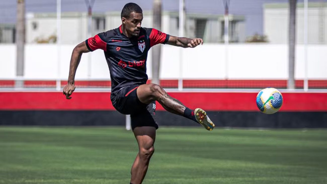 Zagueiro Luiz Felipe vestirá camisa de rival do Atlético em 2025