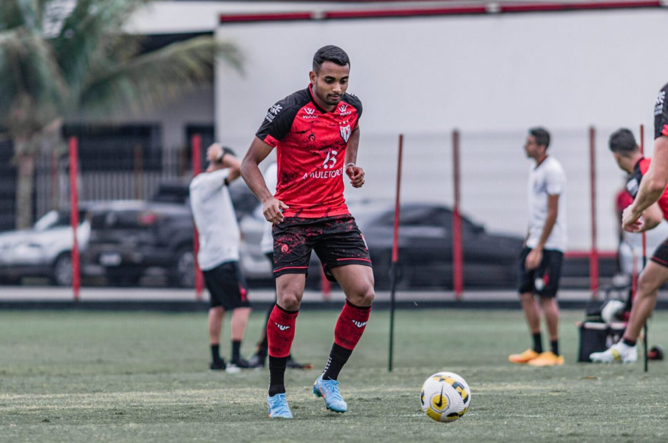 Ex-Atlético, atacante Airton é anunciado em nova equipe que vai disputar a Série B do Brasileirão