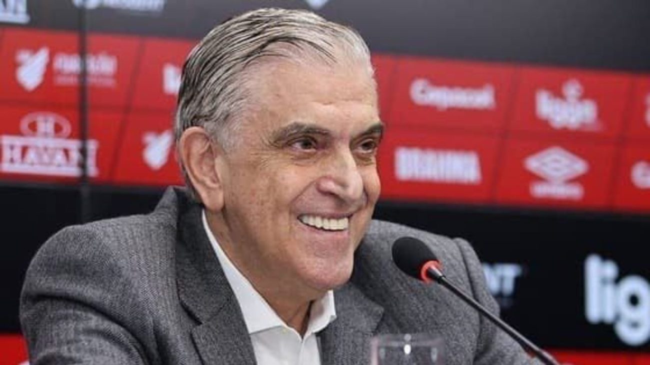 Atlético-GO ‘dorme no ponto’ e atacante vai assinar contrato com Petraglia: “Já rescindiu”