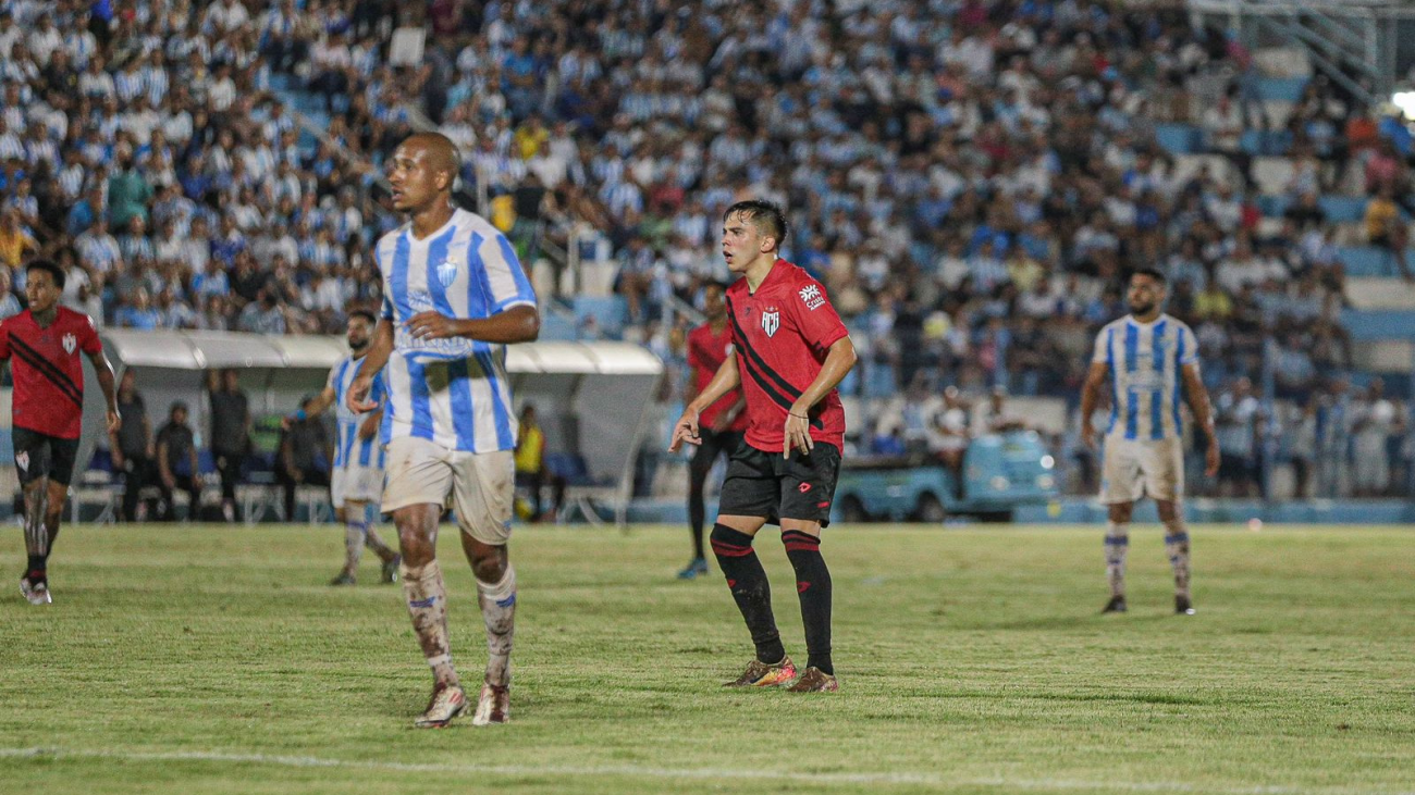 Mesmo após vitória, adversário do Atlético no Goianão demite treinador