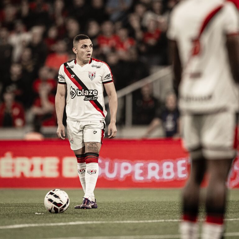 Athletico-PR X Atlético-GO. Foto: Facebook/Atlético-GO