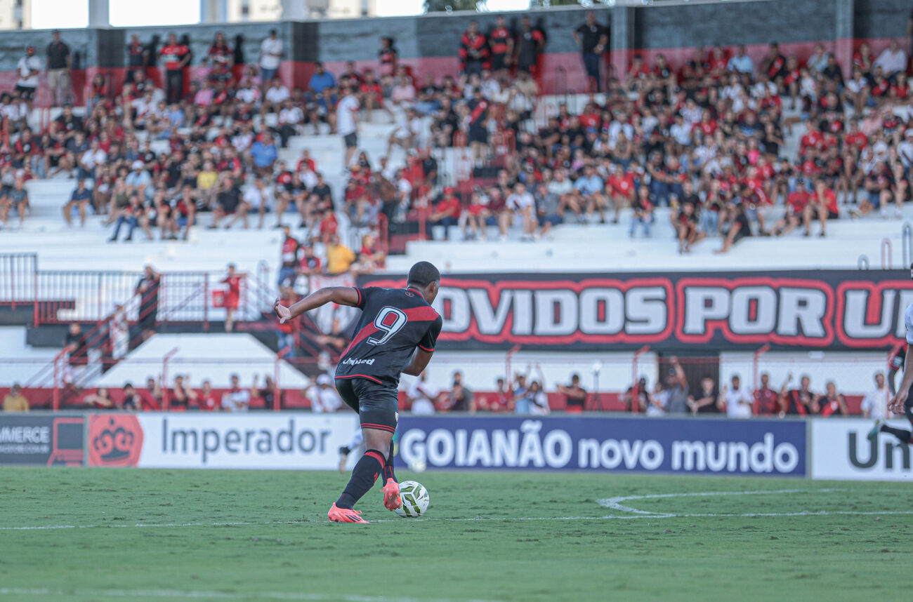 Léo Jacó Atlético-GO